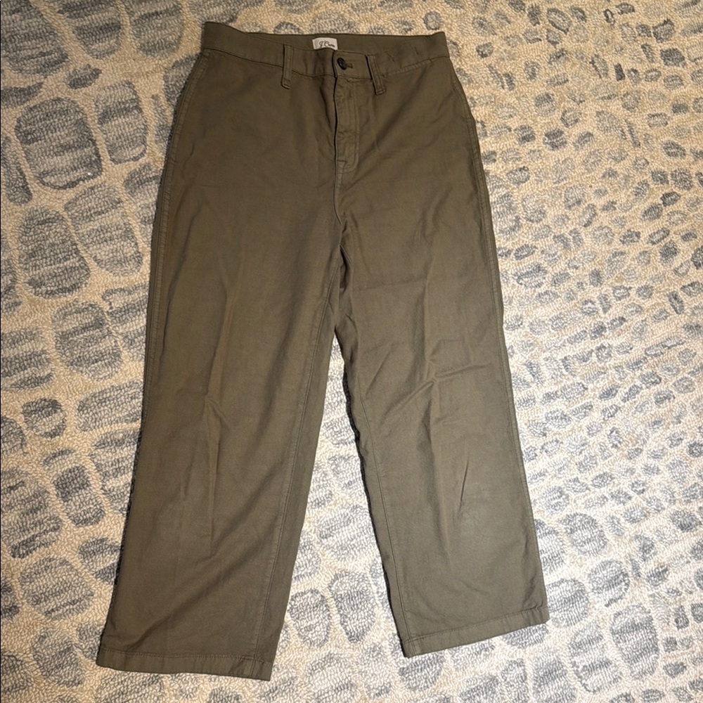 J. Crew Green Chinos Versatile and Comfortable